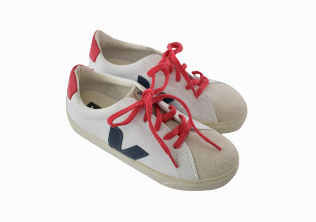 Veja, Boys or Girls Trainers, Size 33