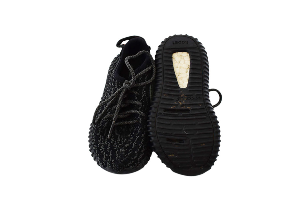boys yeezy trainers