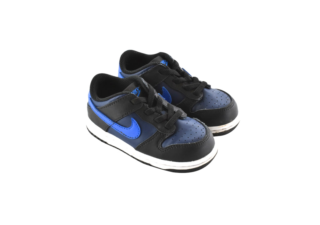Nike, Boys or Girls Trainers, Size 23