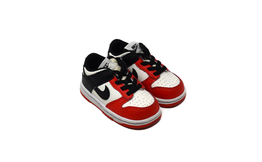 Nike, Baby Girls or Baby Boys Trainers, Size 22